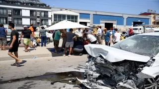 Muğla’da 4 otomobilin karıştığı kazada 1 kişi öldü, 5 kişi yaralandı