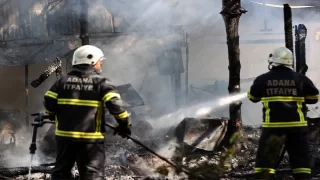 Adana’da kafede çıkan yangın havadan ve karadan müdahaleyle söndürüldü