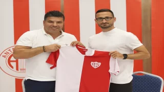 Antalyaspor, Erdoğan Yeşilyurt’u transfer etti