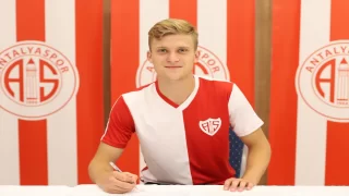 Antalyaspor, Jakub Kaluzinski’yi kadrosuna kattı