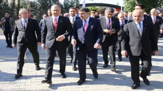 İçişleri Bakanı Yerlikaya, 15 Temmuz Şehitliği’ndeki anma törenine katıldı