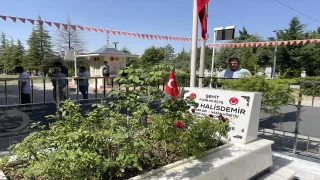 15 Temmuz kahramanı şehit Ömer Halisdemir’in kabrine ziyaretler sürüyor