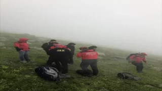 Rize’de yaylada kaybolan 5 kişiyi JAK ekibi buldu