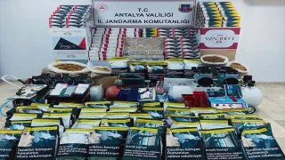 Antalya’da kaçak sigara operasyonunda 2 kişi yakalandı