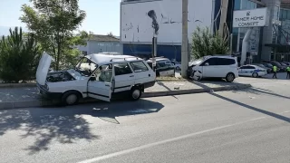 Samsun’da hafif ticari araçla çarpışan otomobildeki 2 kişi öldü