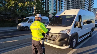 İstanbul’da çakarsiren ve emniyet şeridi ihlaline yönelik uygulama yapıldı