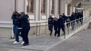 Konya’da trafikte tartıştığı kişi öldüren sanık ve ona yardım eden 8 şüpheli adliyede