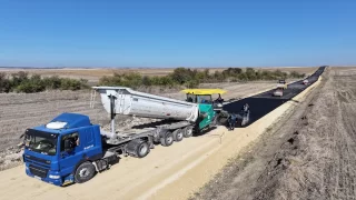 Edirne’de köy yolları otoyol kalitesinde sıcak asfaltla kaplanıyor