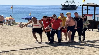 Alanya’da boğulma tehlikesi geçiren turisti cankurtaran kurtardı