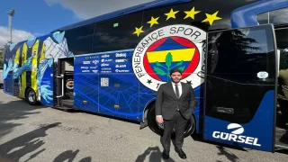 Fenerbahçe Futbol A Takımı, yeni otobüsünü teslim aldı