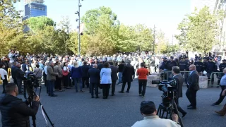 Arnavutluk’ta Tiran Belediyesi önündeki protestolar sürüyor