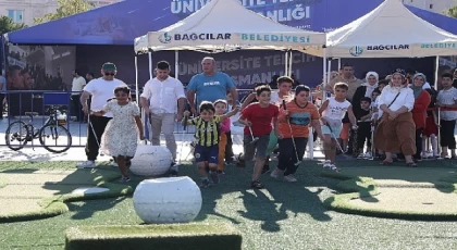 Bağcılarlılar Mini Golf keyfi yaşıyor