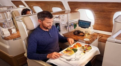 Emirates, Yemek Ön Sipariş Hizmetini Tanıtıyor