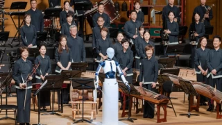 Güney Kore'de bir robot ilk kez orkestra yönetti