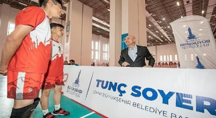 İzmir’in yeni spor uygulaması Sporİzmir kullanıma sunuldu