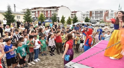 Kartepeli cocuklar gönlüllerince eğlendiler 