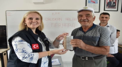 Manisa’da ana arıların dağıtımına devam