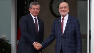 Meclis'e 6. grup geliyor: Davutoğlu ve Karamollaoğlu'ndan açıklama