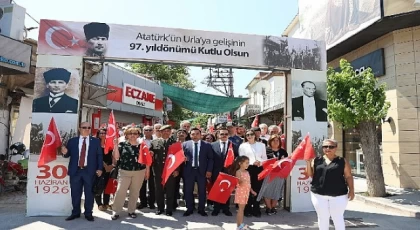 Urlalılar 97 yıldır Atatürk’ü bağrına basıyor