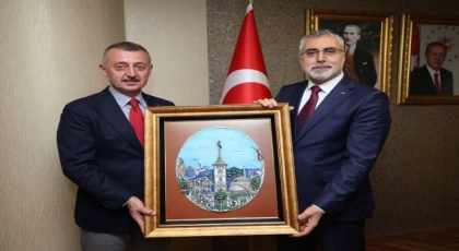 Bakan Işıkhan’dan Kocaeli Büyükşehir Belediyesine ziyaret