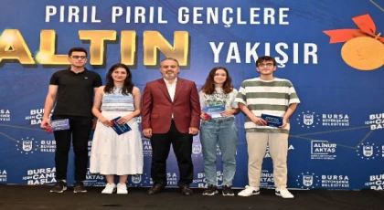 Bursa’da başarılı gençlere ’altın’ ödül