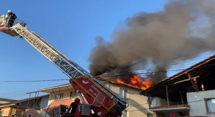 Düzce’de mahalleyi korkutan yangın