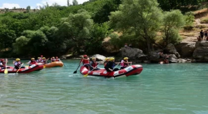 Kadınlar rafting şampiyonasında iddialı