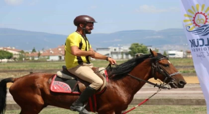 Rahvan atlarında Gölcük koşusu nefesleri kesti