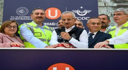 Türkiye’nin en uzun demiryolu tünelinde ışık gözüktü