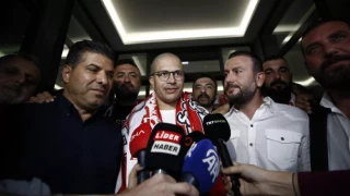 Antalyaspor'un yeni teknik direktörü Alex de Souza Antalya'da