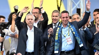 Aziz Yıldırım: Fenerbahçe’deki ölü toprağını kaldırdığımıza inanıyoruz