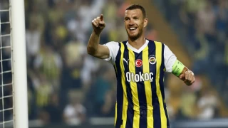 Fenerbahçeli Edin Dzeko’ya sürpriz talip çıktı