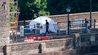 Britanya’nın iki kentinde birçok ceset bulundu; Polis, tren istasyonunda bir adamı gözaltına aldı