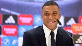 Yıldız oyuncu Kylian Mbappe futbol kulübü satın alıyor