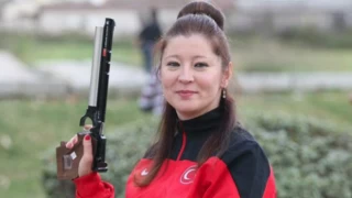 Aysel Özgan'dan Paralimpik Oyunları'nda gümüş madalya