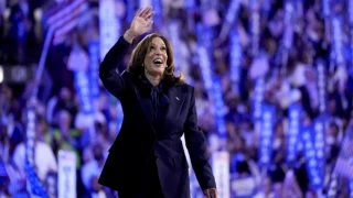 Başkan adayı Kamala Harris bir ayda 540 milyon dolar bağış topladı