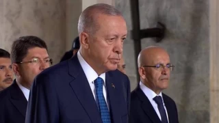 Erdoğan, Yüksek Askeri Şura toplantısı öncesinde Anıtkabir'deydi; "Bölgemizi kan deryasına çevirmek isteyeneler fırsat vermeyeceğiz"