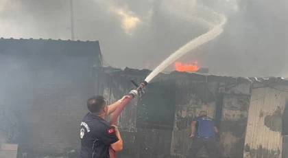 İzmir İtfaiyesi 4 günde 249 yangına müdahale etti