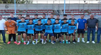 Kemer Belediyespor U16 takımı gol oldu yağdı