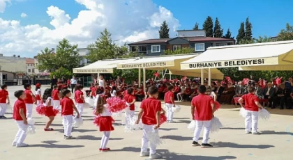 İlköğretim Haftası Burhaniye’de Düzenlenen Törenle Kutlandı