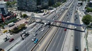 İstanbul'da metrobüs yolundaki "Beyaz Yol" çalışmasının 3. etabı tamamlandı