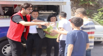 İzmit Belediyesi Topçular Yolu Camii cemaati ile buluştu