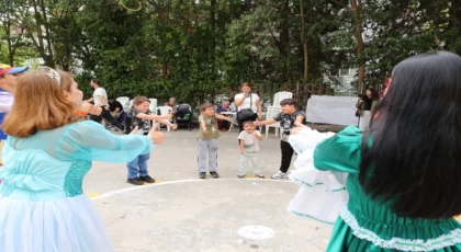 İzmitli minikler Kapanca Sokak Festivalinde doyasıya eğleniyor 