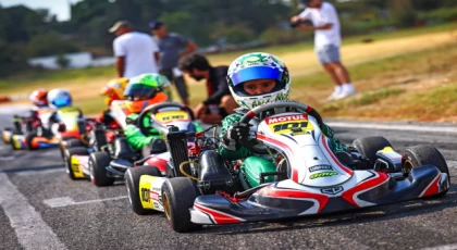 Karting 4. ayakta nefes kesen mücadele