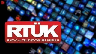 RTÜK’ten "mimik" cezası: Simge Fıstıkoğlu, Bahçeli'den bahsedilirken "gülümsemiş"