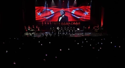 Zeki Müren, masal tadında bir gece ile anıldı