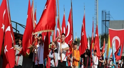 Aliağa, Cumhuriyetin 101. Yılında Atatürk Stadında Buluştu