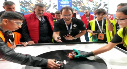 Bakan Tekin, MEB Robot Yarışması’nda