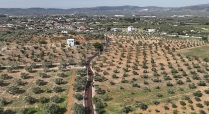 Büyükşehir’den çevre yerleşimlerde sathi kaplama atağı  14 ilçede 200 kilometrelik ova yolu düzenlendi