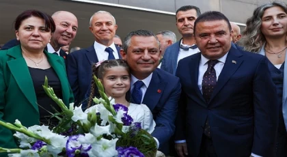 CHP Genel Başkanı Özgür Özel Antalya Büyükşehir Belediyesi’ni ziyaret etti